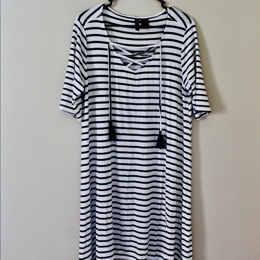 BLACK & WHITE NAUTICAL STRIPPED DRESS 👗